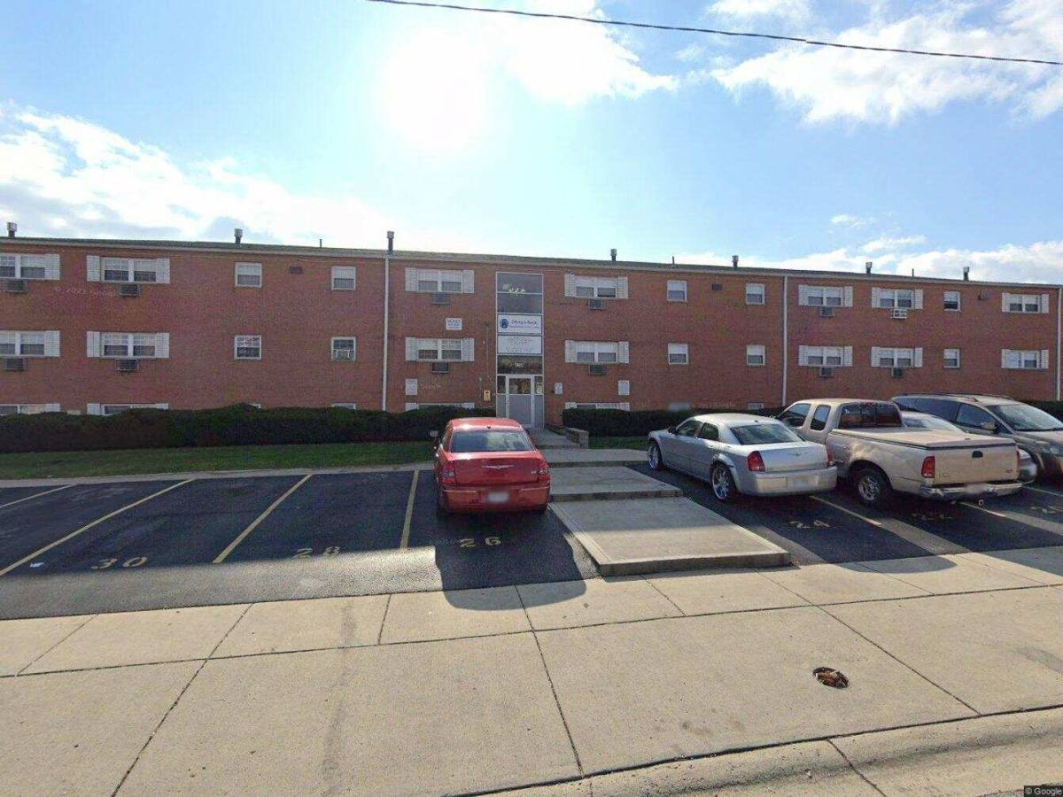 Apartment for rent at 4739 Hilton Ave, Columbus, OH 43228
