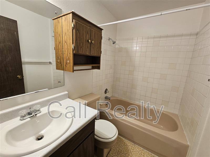 Apartment for rent at 18 N Arties, Greenacres, WA 99016