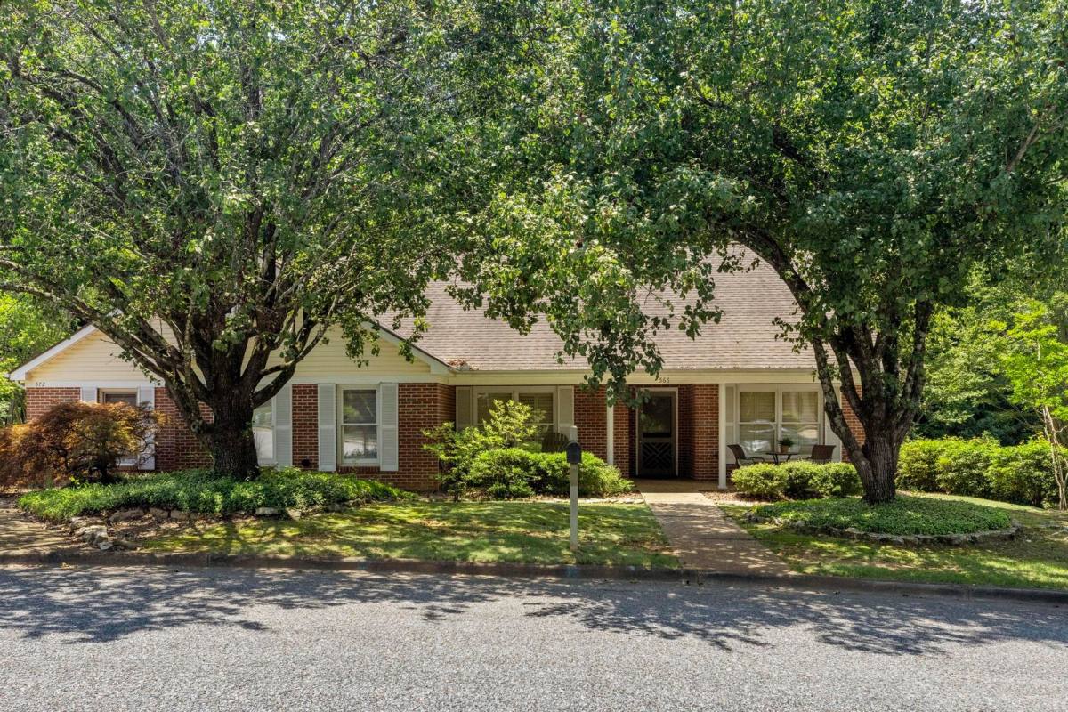 Townhouse for rent at 566 Homewood Dr, Auburn, AL 36830