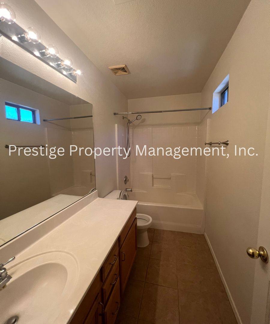 House for rent at 10118 E Placita Del Timbre, Tucson, AZ 85747