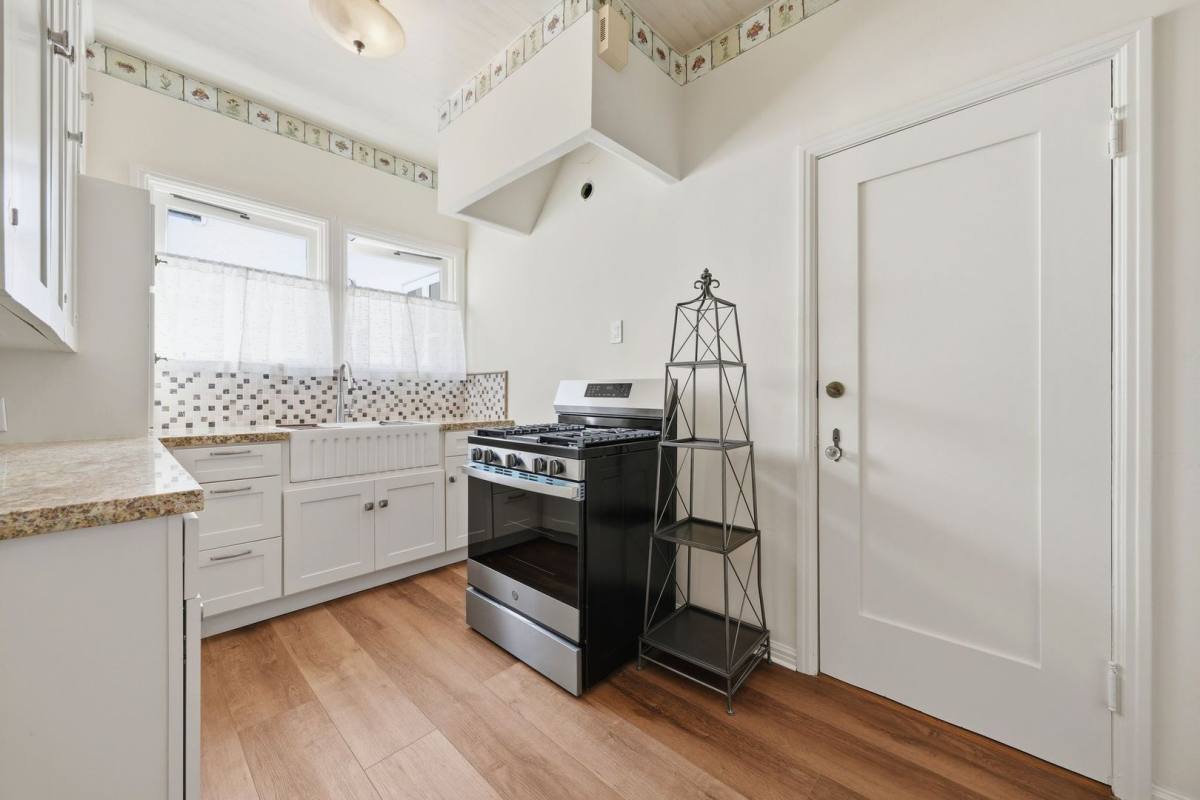 Apartment for rent at 1530 Miramar Dr, Newport Beach, CA 92661