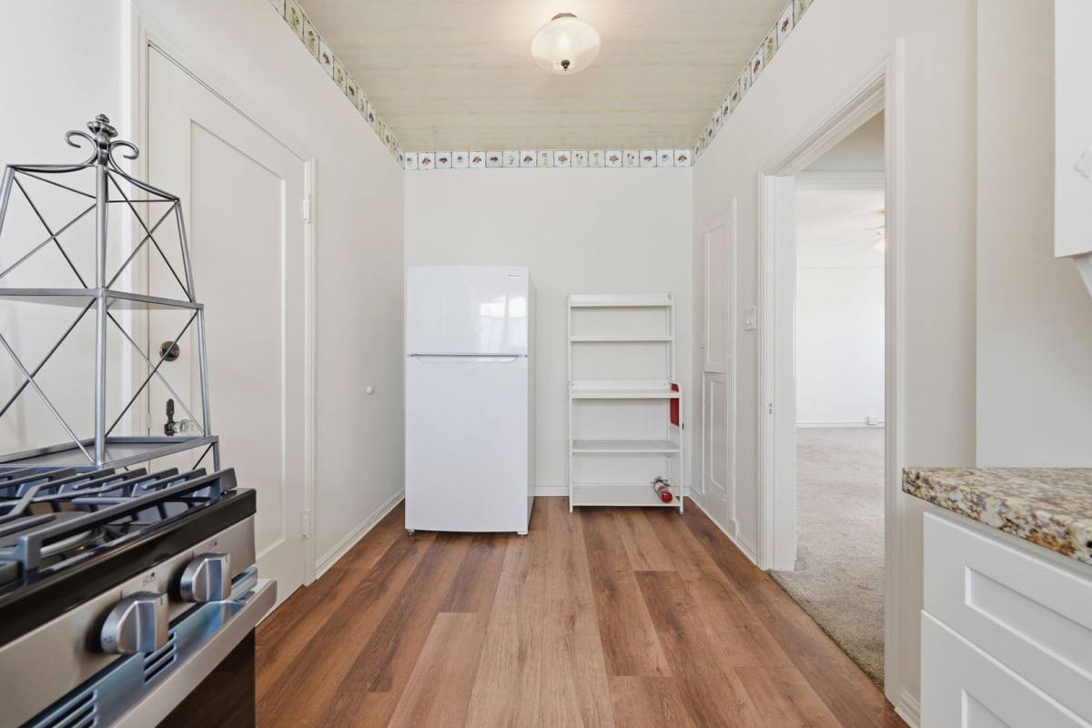 Apartment for rent at 1530 Miramar Dr, Newport Beach, CA 92661