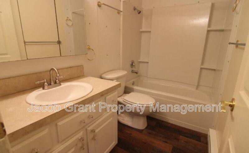 Apartment for rent at 1380 E Poplar #C, Pocatello, ID 83201