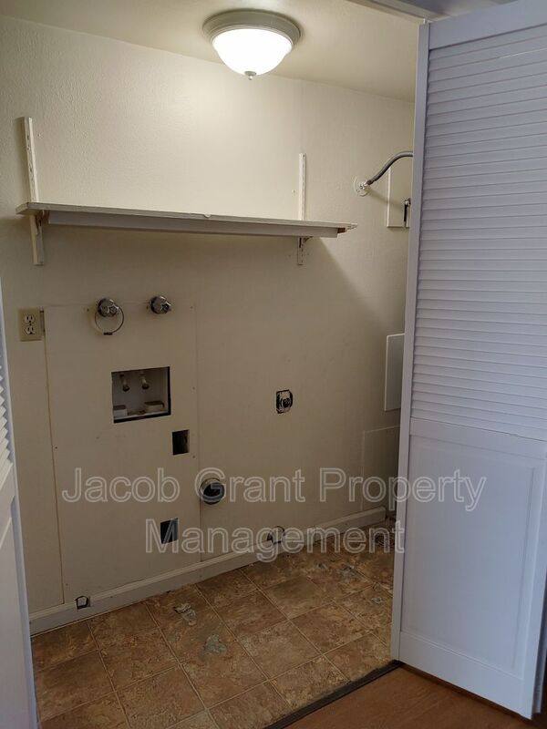 Apartment for rent at 1380 E Poplar #C, Pocatello, ID 83201