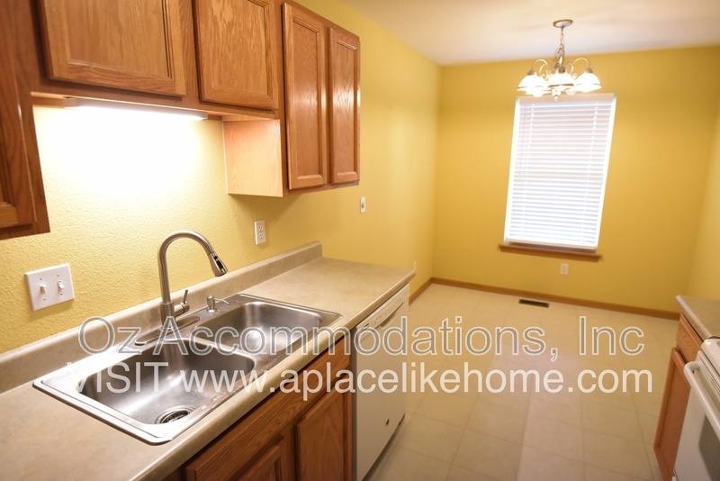 Townhouse for rent at 8626 N Cleveland Lane, Kansas City, MO 64156