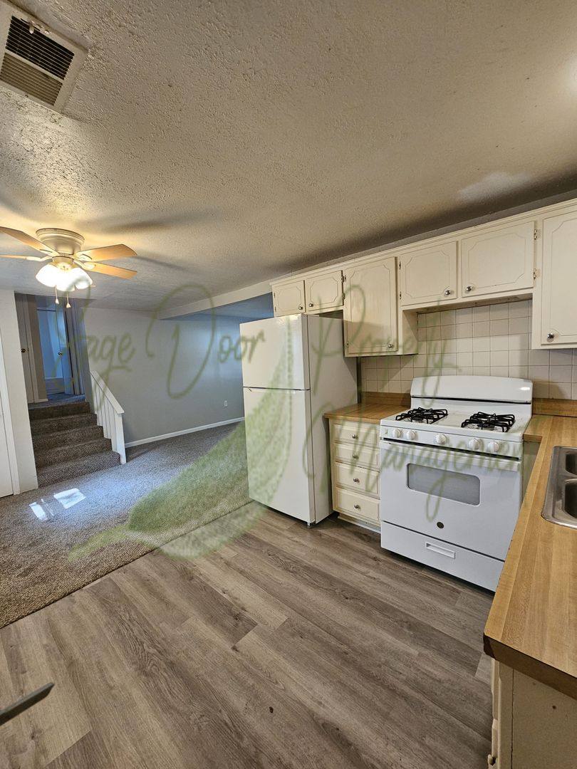 House for rent at 9409 E 67th Terrace, Kansas City, MO 64133