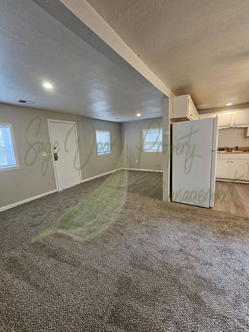 House for rent at 9409 E 67th Terrace, Kansas City, MO 64133