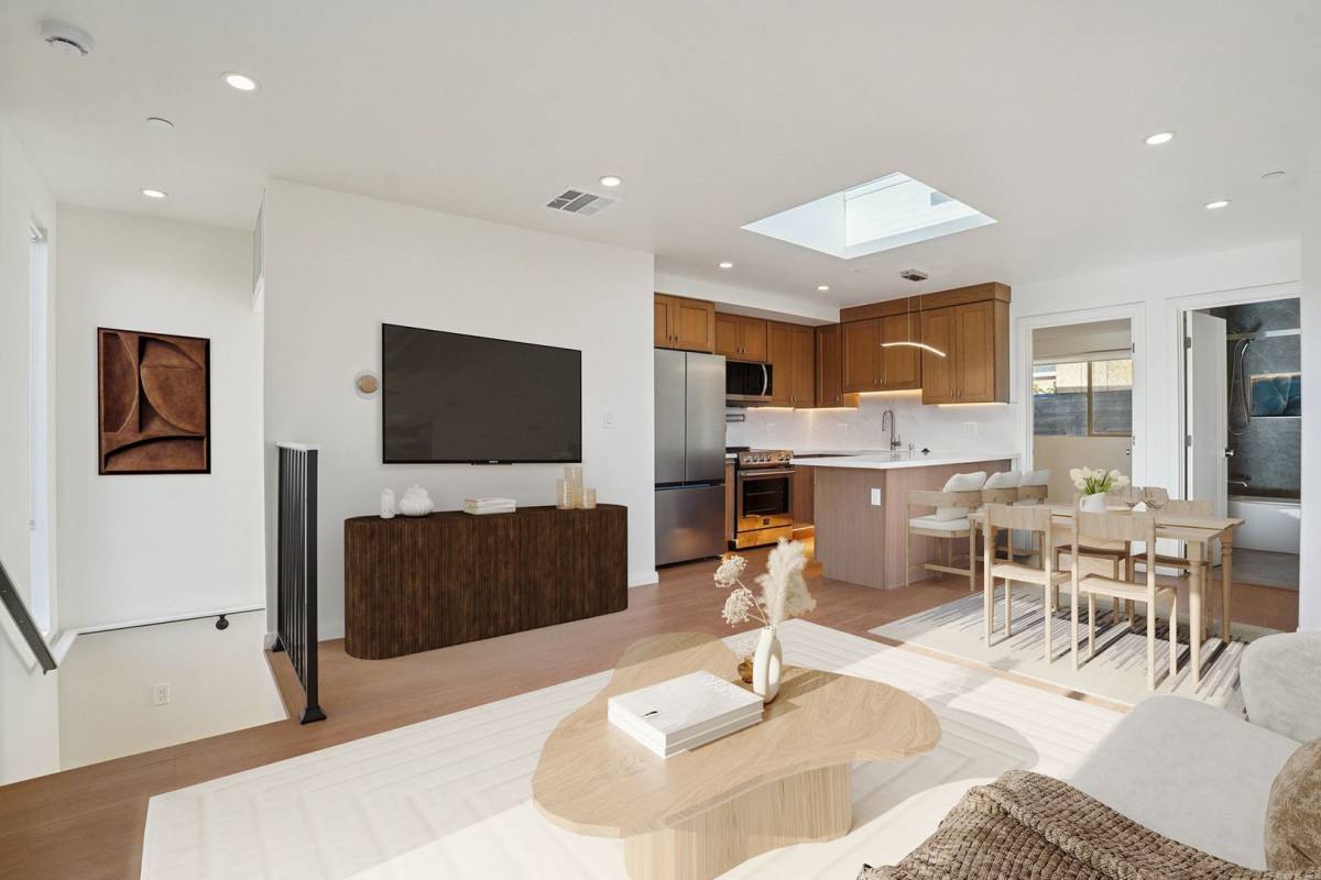 Apartment for rent at 6162 Oak Crest Way, Los Angeles, CA 90042