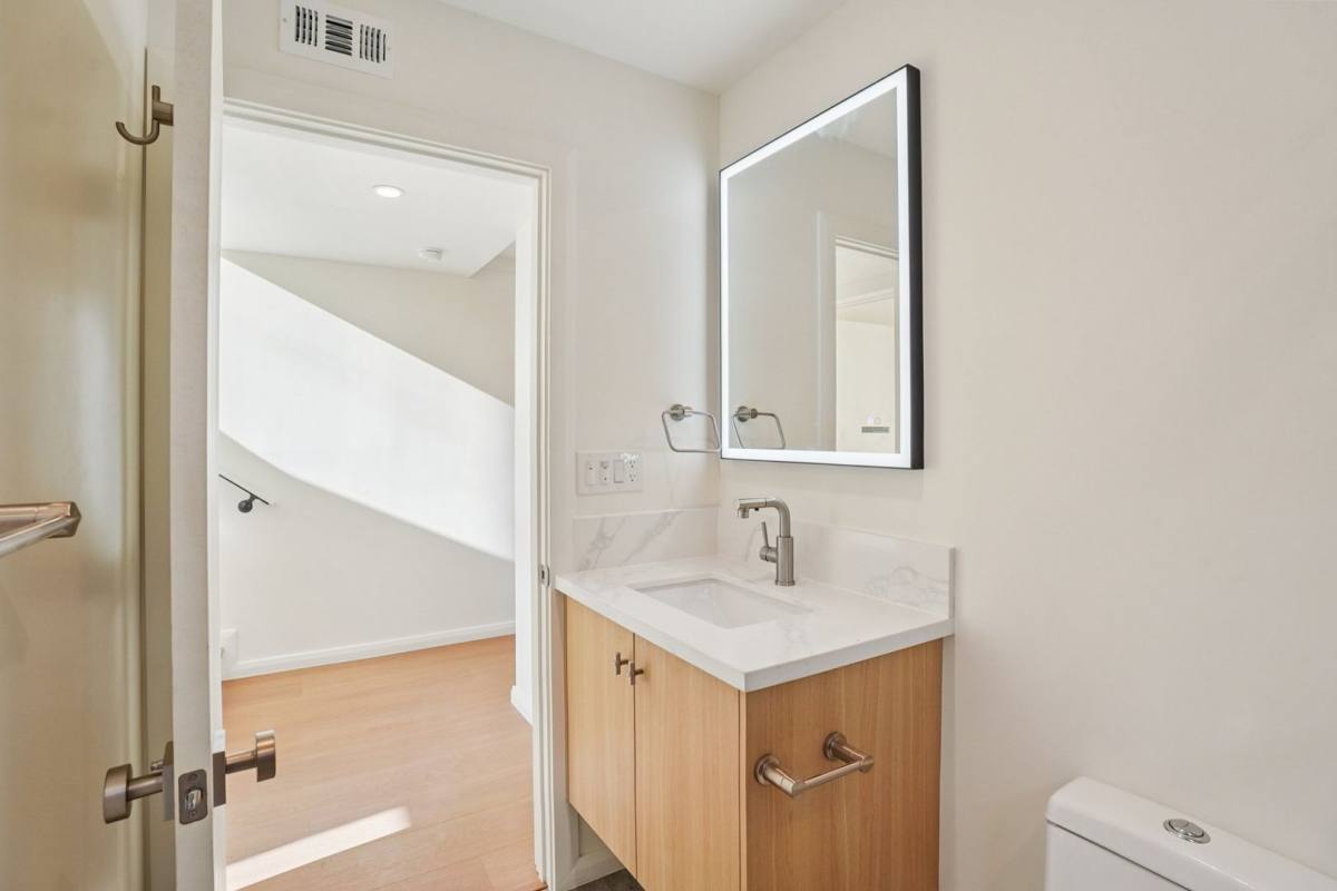 Apartment for rent at 6162 Oak Crest Way, Los Angeles, CA 90042