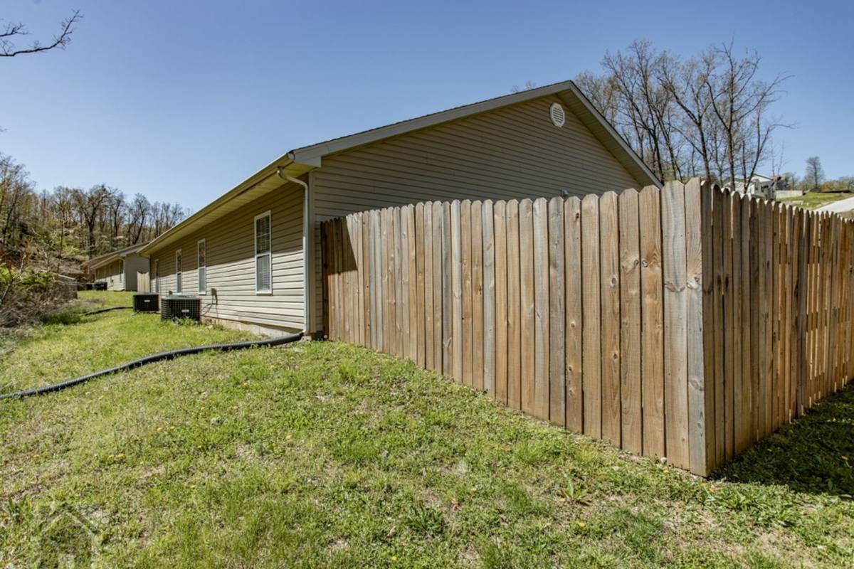 House for rent at 24956 A Talladega Rd, Saint Robert, MO 65584