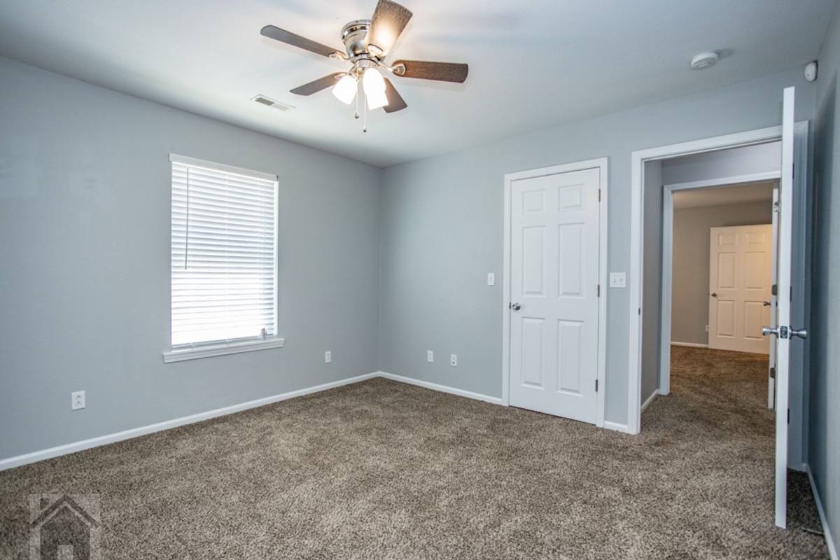 House for rent at 24956 A Talladega Rd, Saint Robert, MO 65584