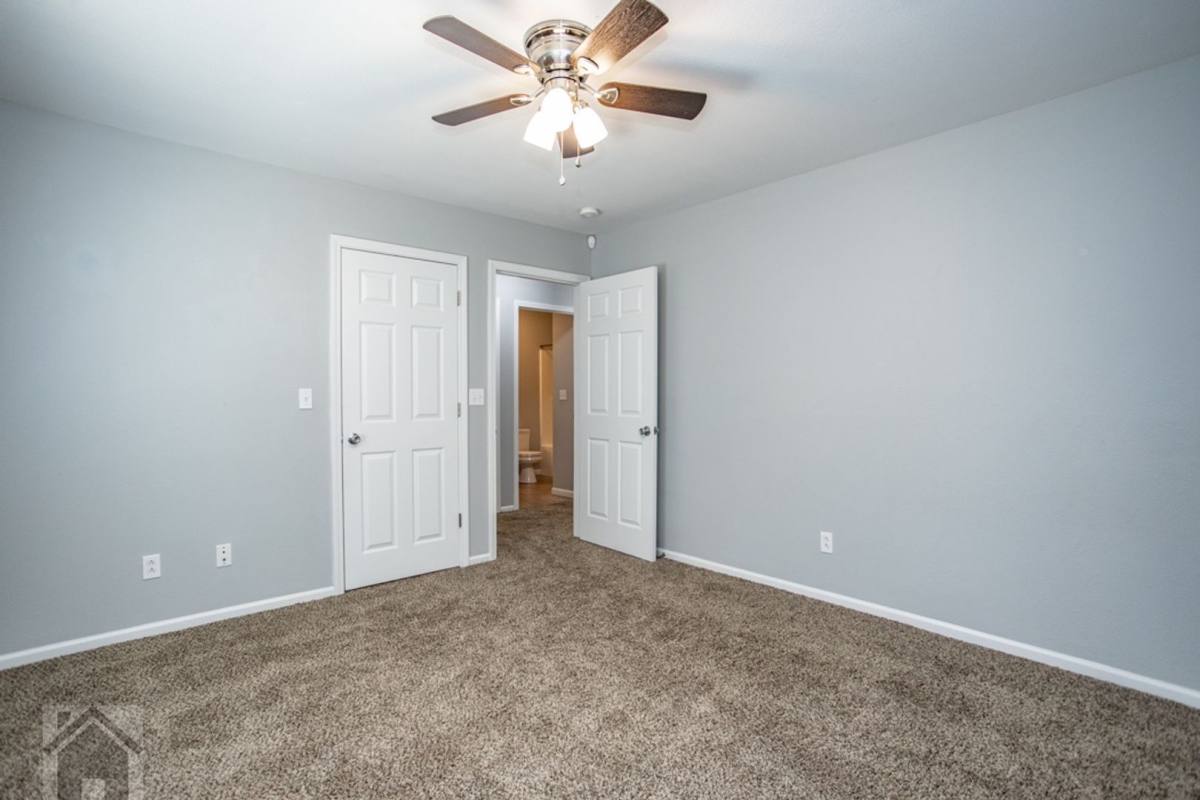 House for rent at 24956 A Talladega Rd, Saint Robert, MO 65584