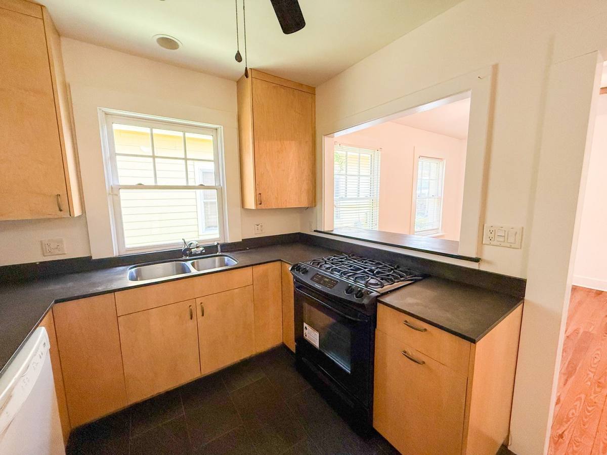 House for rent at 408 NW 4th St, Gainesville, FL 32601