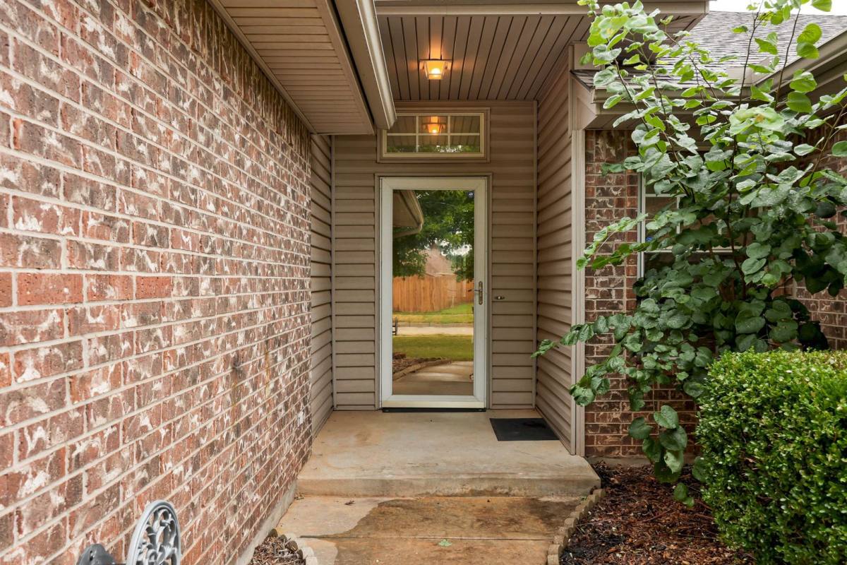 House for rent at 605 Eastview Dr, Yukon, OK 73099