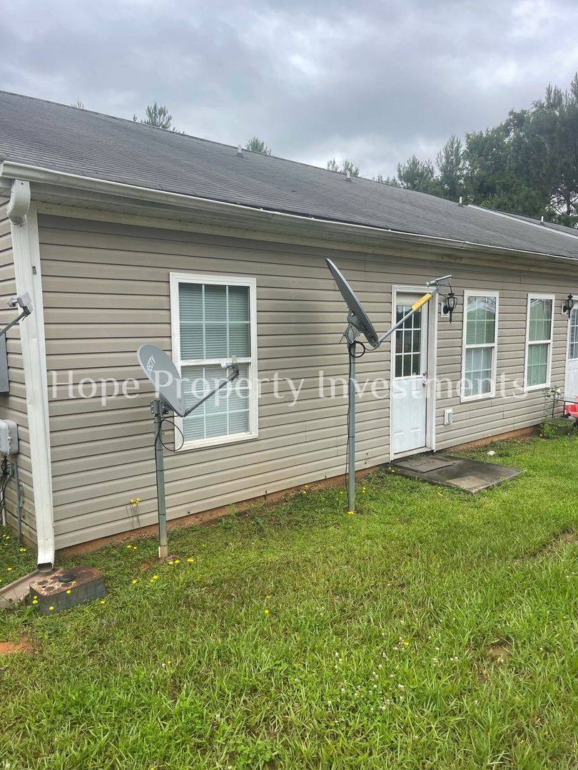 Apartment for rent at 3136 Mobley Bridge Rd, Hogansville, GA 30230