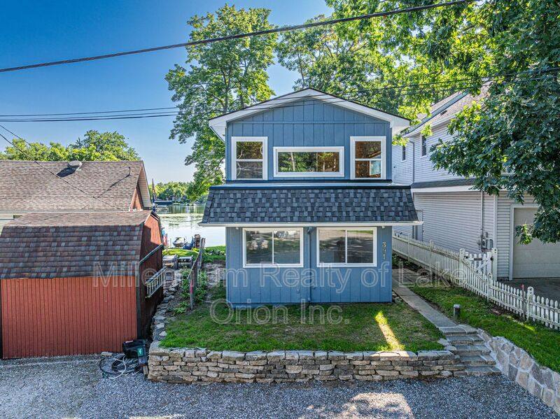 House for rent at 391 Shady Oaks St, Lake Orion, MI 48362