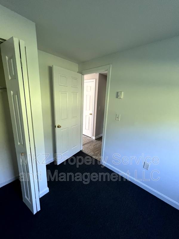 Apartment for rent at 51 Glenwood Dr #1, Bangor, ME 04401