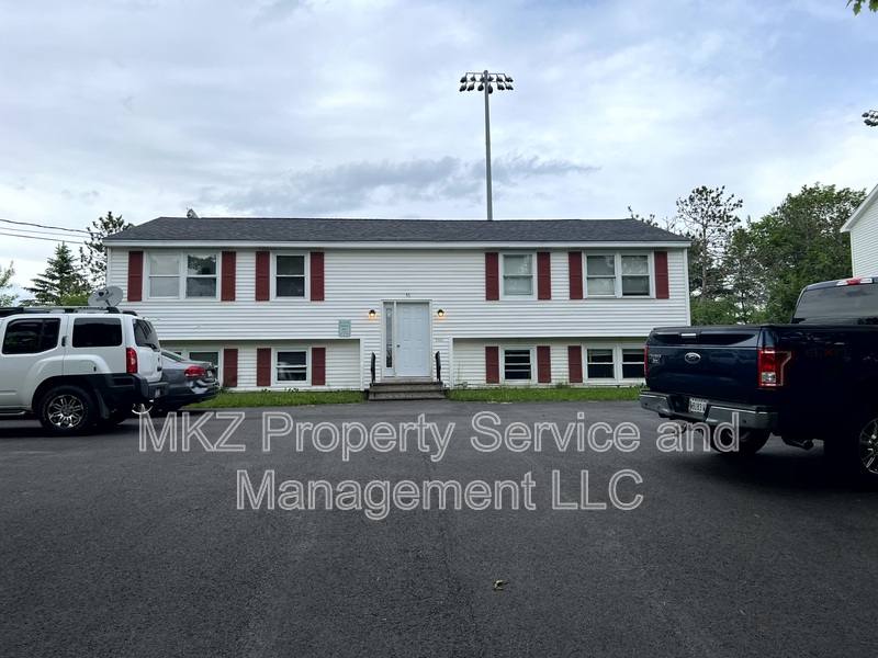 Apartment for rent at 51 Glenwood Dr #1, Bangor, ME 04401