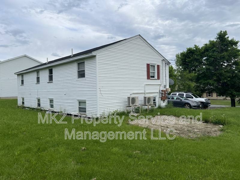 Apartment for rent at 51 Glenwood Dr #1, Bangor, ME 04401