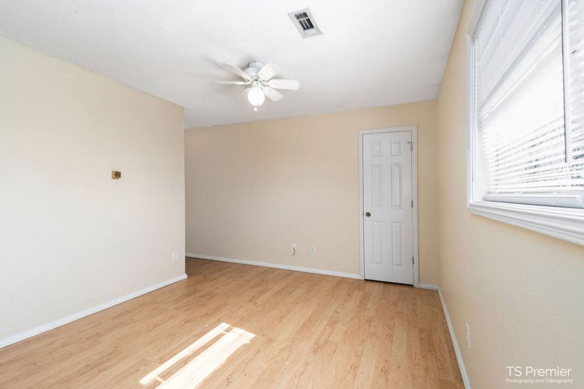 Apartment for rent at 950 Lindell Ave 1-16, Fayetteville, AR 72701