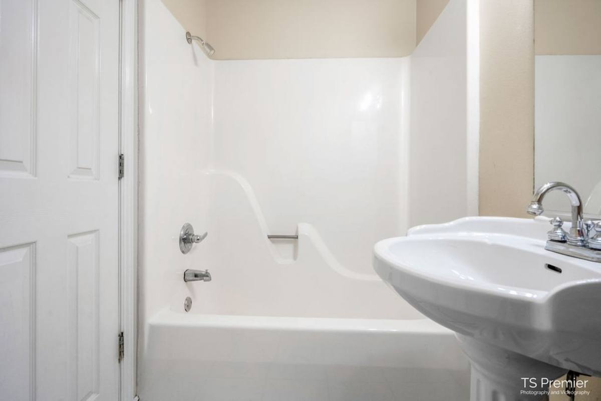 Apartment for rent at 950 Lindell Ave 1-16, Fayetteville, AR 72701