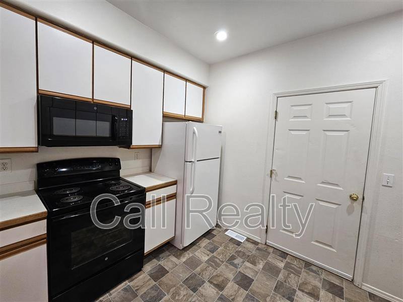 Apartment for rent at 2523 E Desmet, Spokane, WA 99202