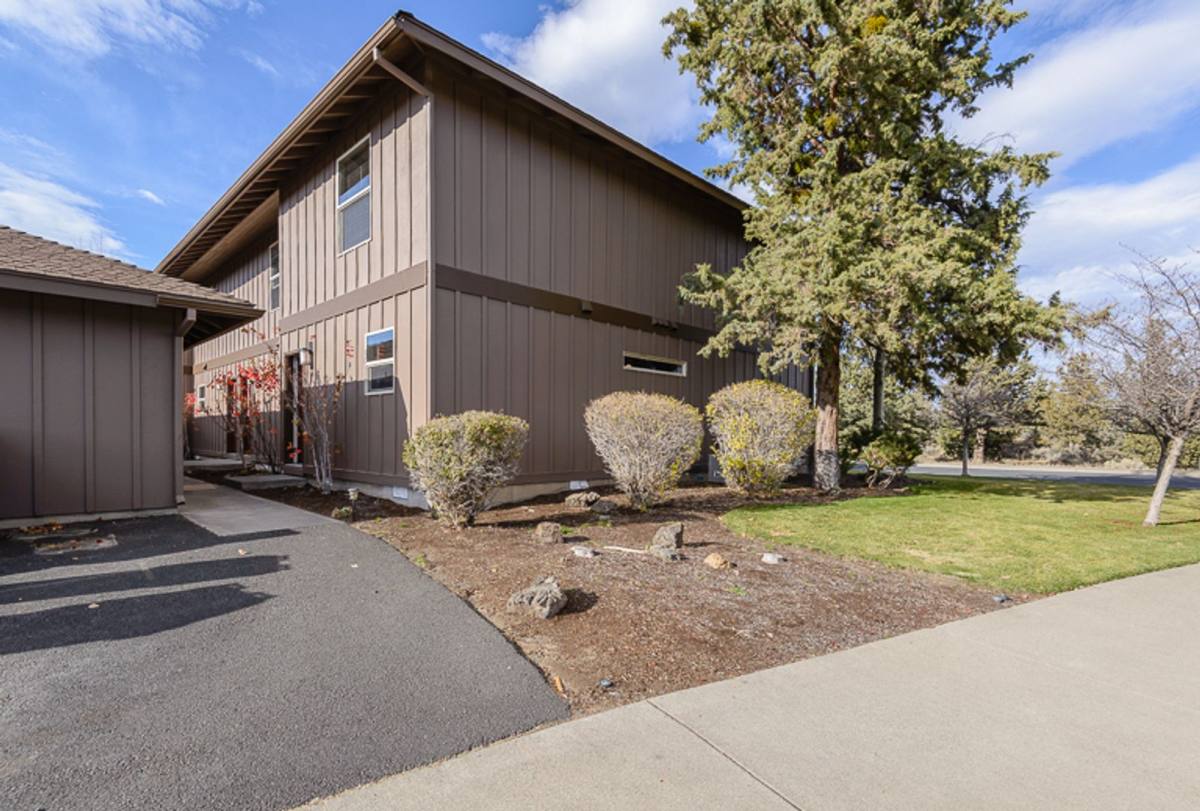 Townhouse for rent at 2334 NE Holliday Ave, Bend, OR 97701