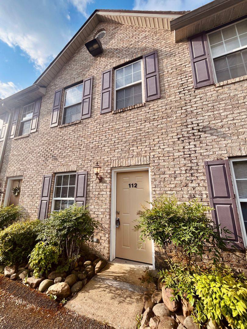 Apartment for rent at 1315 Indian Ridge Rd, Johnson City, TN 37604