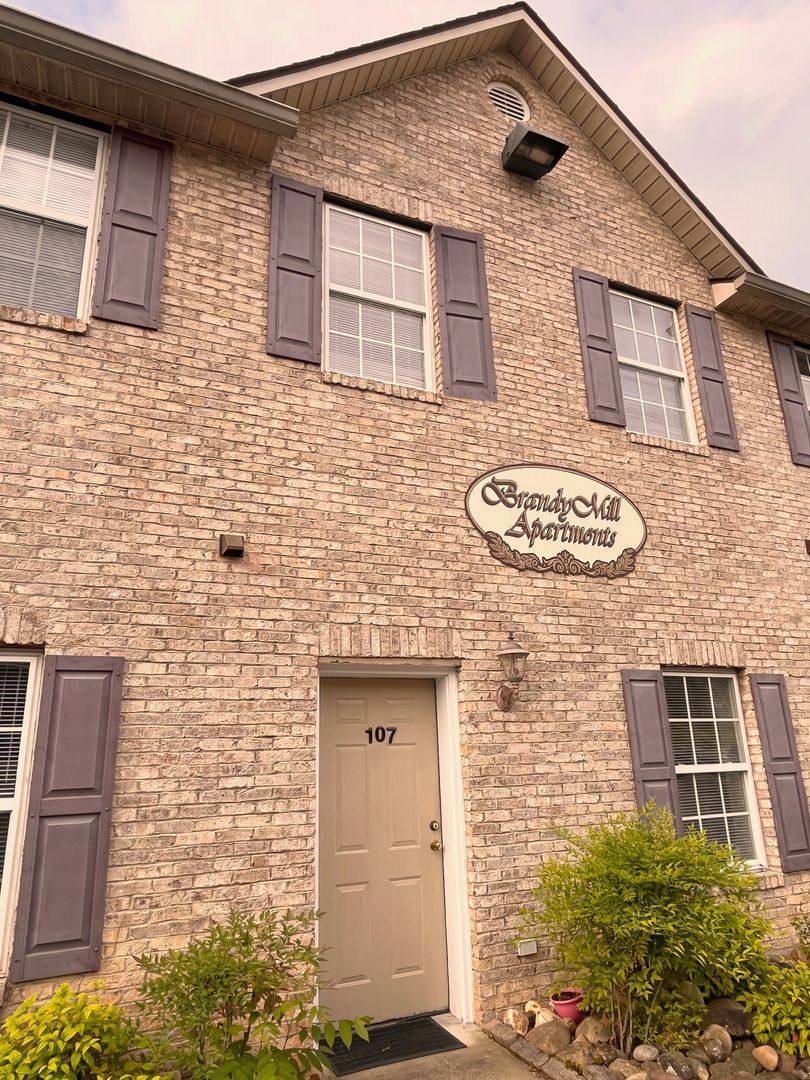 Apartment for rent at 1315 Indian Ridge Rd, Johnson City, TN 37604