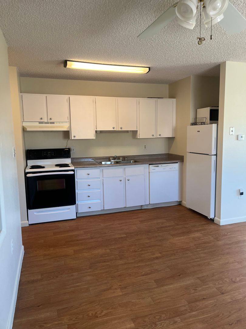 Apartment for rent at 5504 S Huron St, Littleton, CO 80120