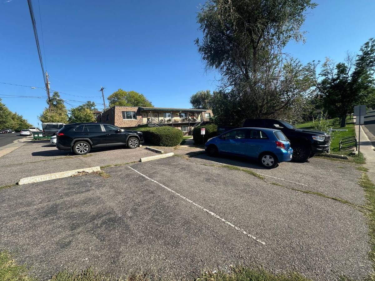 Apartment for rent at 5504 S Huron St, Littleton, CO 80120