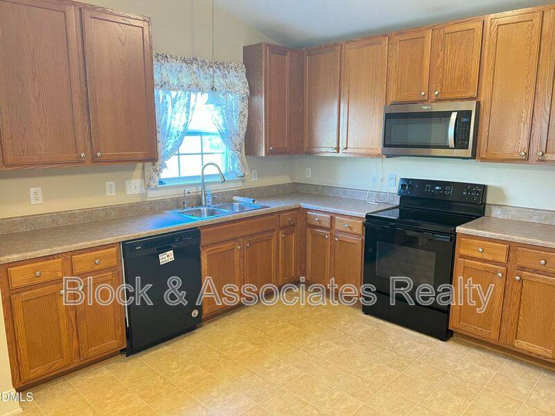 House for rent at 1420 Dexter Ridge, Holly Springs, NC 27540