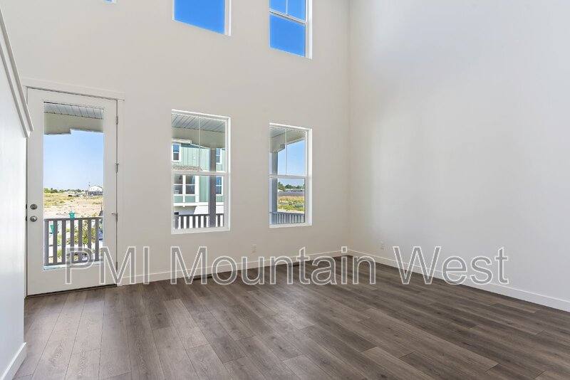 Townhouse for rent at 1836 W Red Twilight Lane, Layton, UT 84041