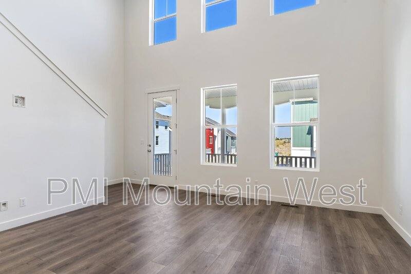 Townhouse for rent at 1836 W Red Twilight Lane, Layton, UT 84041
