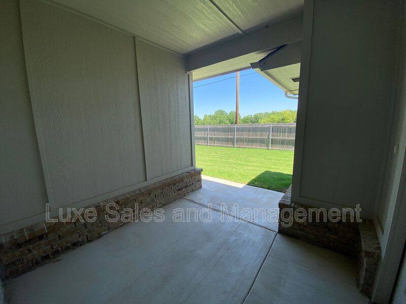 House for rent at 8000 NW 110th Dr, Oklahoma City, OK 73162