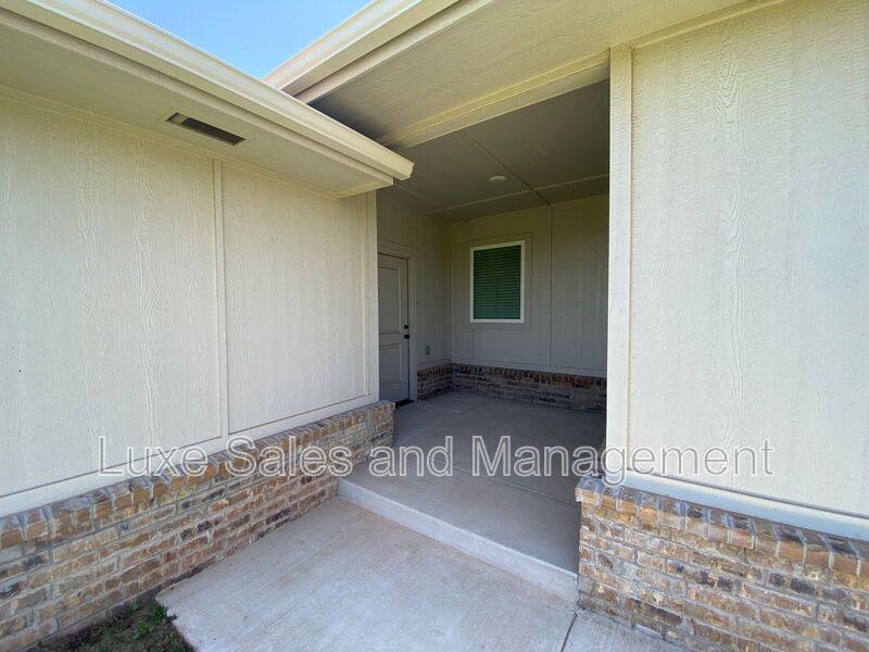 House for rent at 8000 NW 110th Dr, Oklahoma City, OK 73162