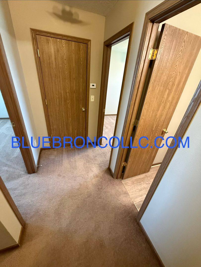 Apartment for rent at 621 Willow Lane, Peculiar, MO 64078