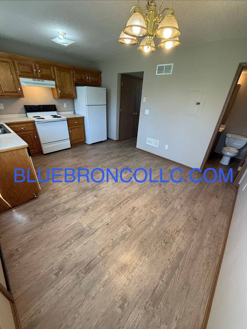 Apartment for rent at 621 Willow Lane, Peculiar, MO 64078