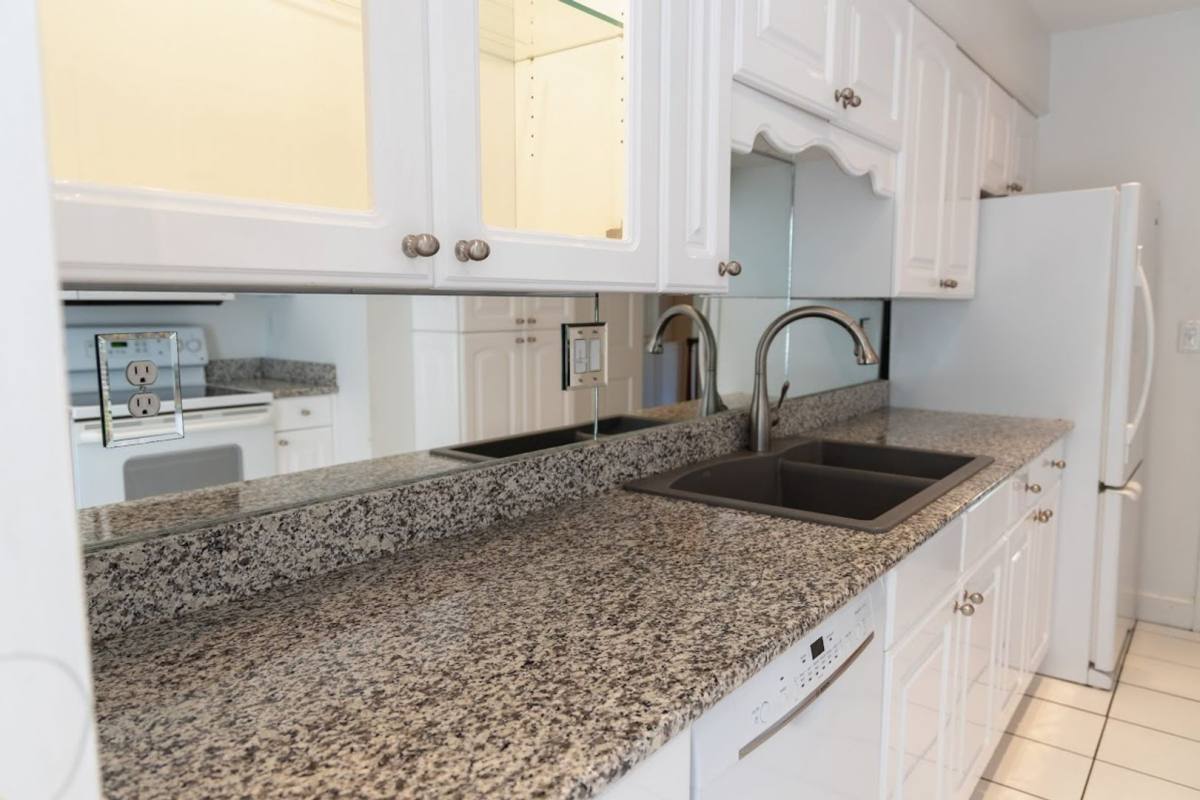 Townhouse for rent at 817 Botetourt Gardens, Norfolk, VA 23507
