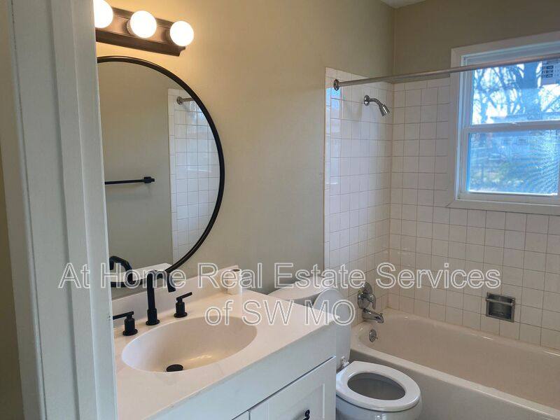 House for rent at 2428 W Phelps St, Springfield, MO 65802