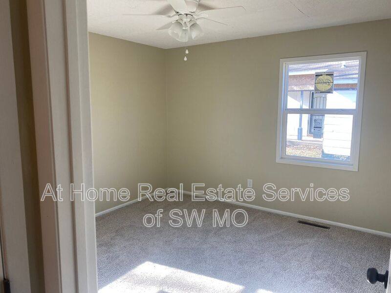 House for rent at 2428 W Phelps St, Springfield, MO 65802