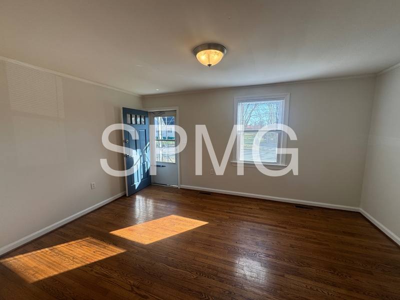 House for rent at 3126 Yardley Dr NW, Roanoke, VA 24012