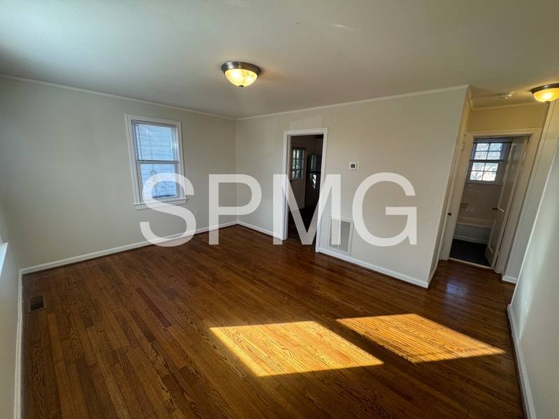 House for rent at 3126 Yardley Dr NW, Roanoke, VA 24012
