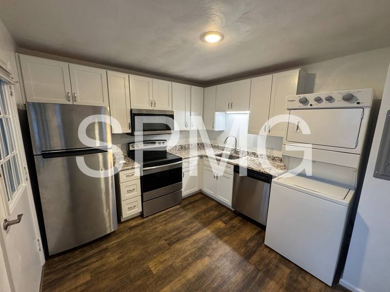House for rent at 3126 Yardley Dr NW, Roanoke, VA 24012