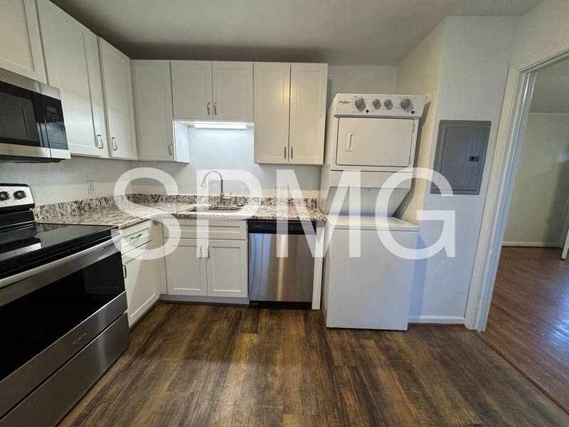 House for rent at 3126 Yardley Dr NW, Roanoke, VA 24012