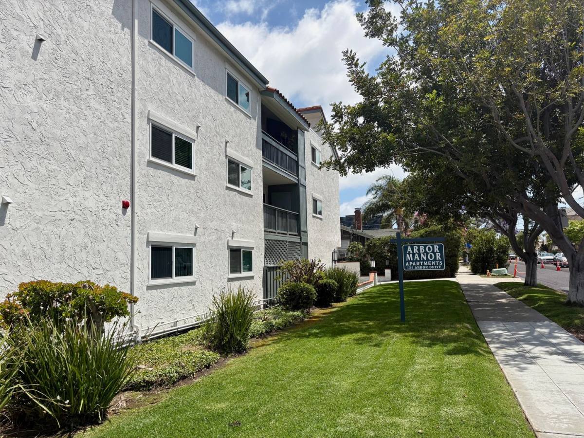 Apartment for rent at 125 Arbor Dr, San Diego, CA 92103