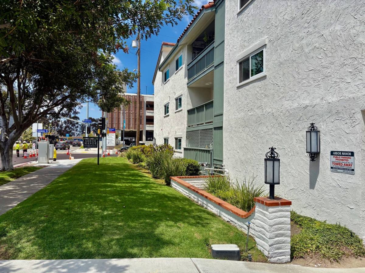 Apartment for rent at 125 Arbor Dr, San Diego, CA 92103