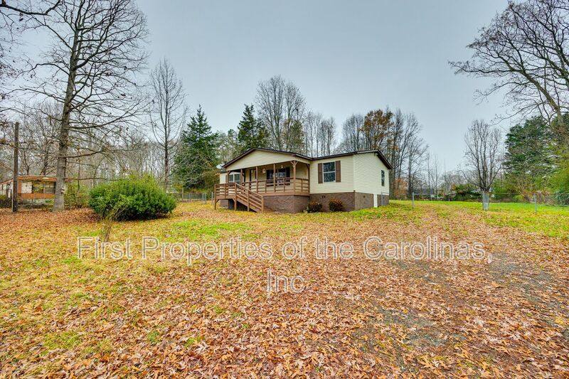 House for rent at 128 Summerglen Dr, Gastonia, NC 28056