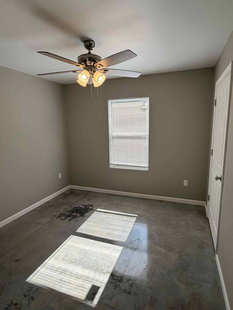Apartment for rent at 285-287 S 4th St, Oronogo, MO 64855