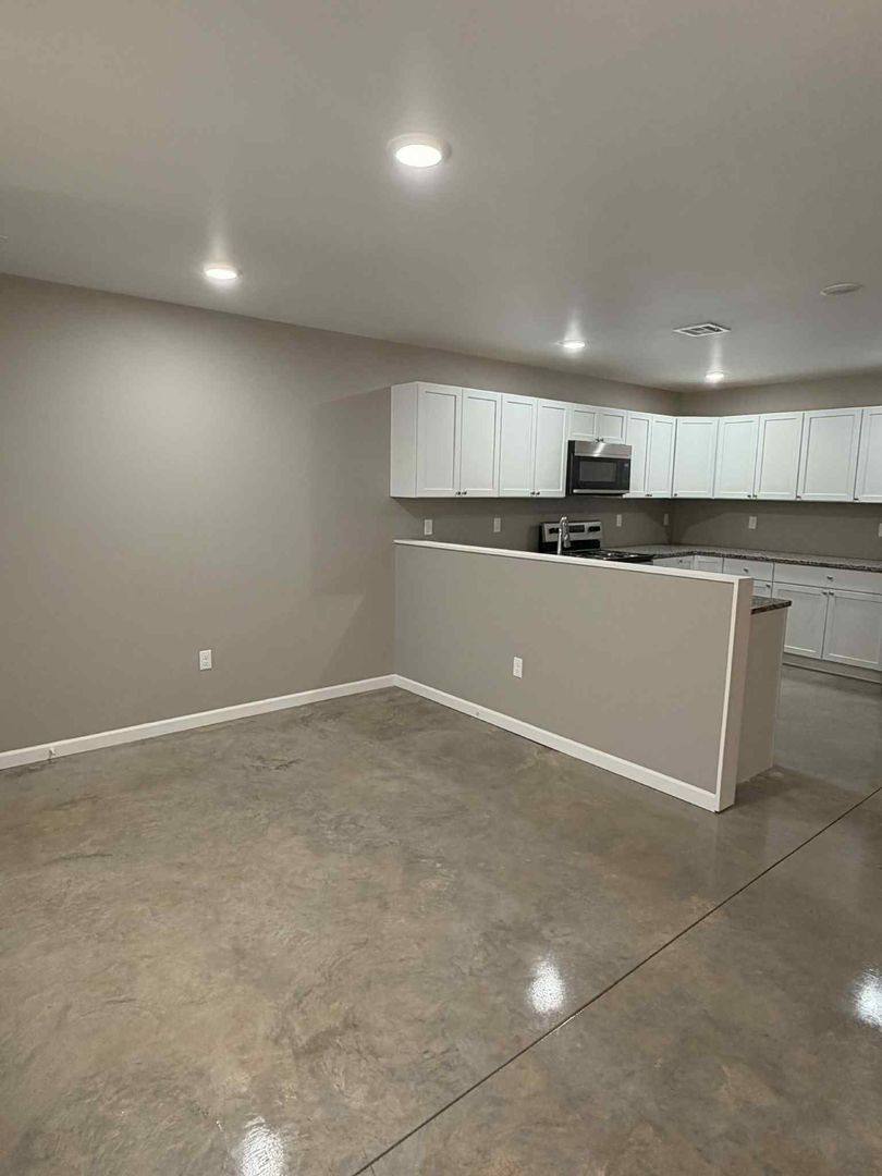 Apartment for rent at 285-287 S 4th St, Oronogo, MO 64855
